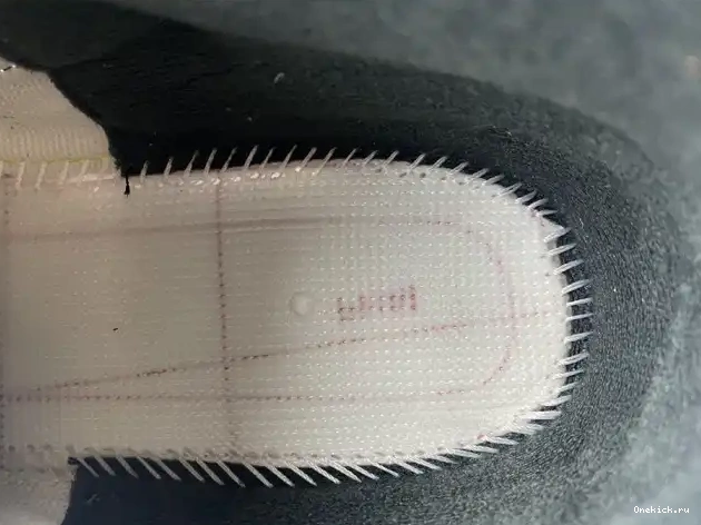 One Kick Air Iris' 3 'Dark Retro CT8532-105 Jordan 0517